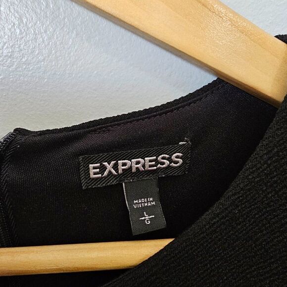 EUC EXPRESS BLACK LACED CUT OUT AT THE BACK SEMI CROPPED TOP SIZE L - Picture 14 of 15